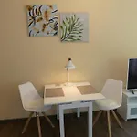شقة Townhouse Modern/ruhig/kostenlose Parkmoeglichkeiten *