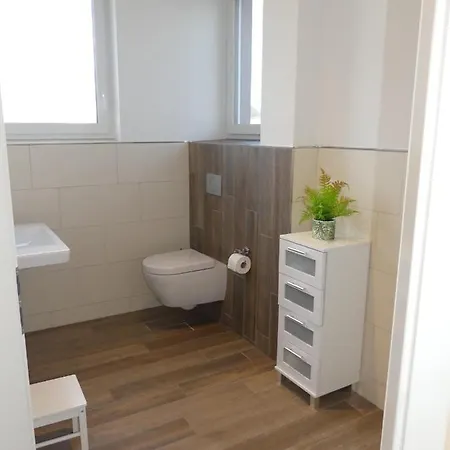 Townhouse Modern/ruhig/kostenlose Parkmoeglichkeiten *