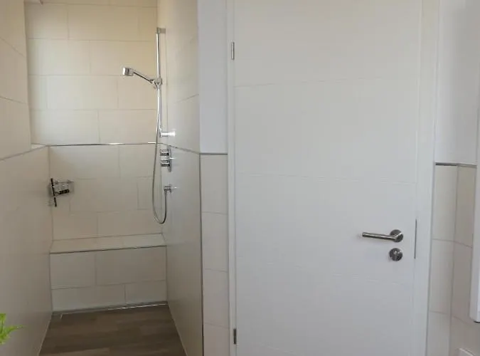 Apartment Townhouse Modern/ruhig/kostenlose Parkmoeglichkeiten